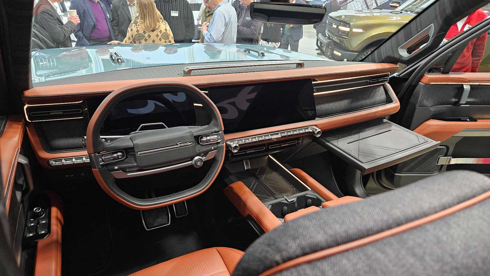 scout-traveler-suv-interior-1