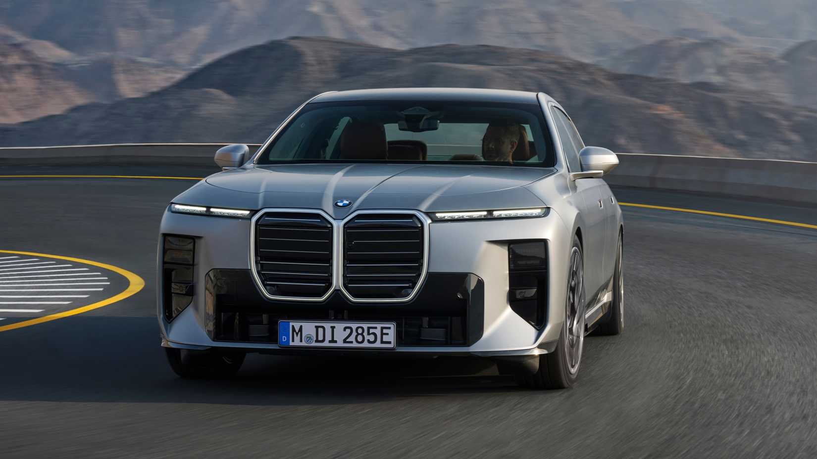 Narrow Trim Razor BMW Gives The 7 Series Its Biggest Facelift Of All Time