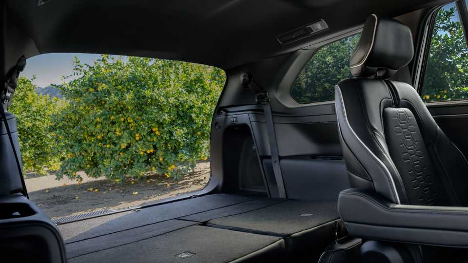 2027 Subaru Getaway Interior Back