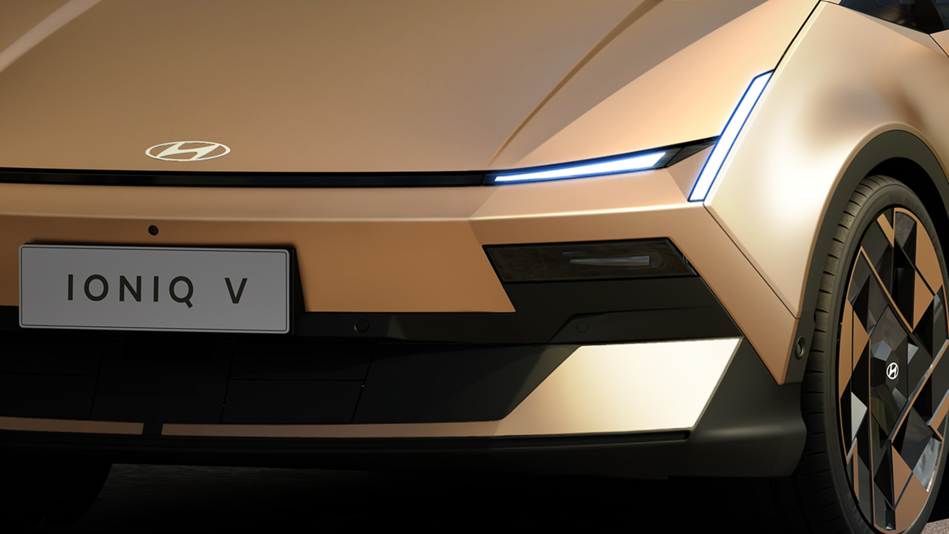 Hyundai's New Sedan Just Put Toyota's Legal Team On Alert