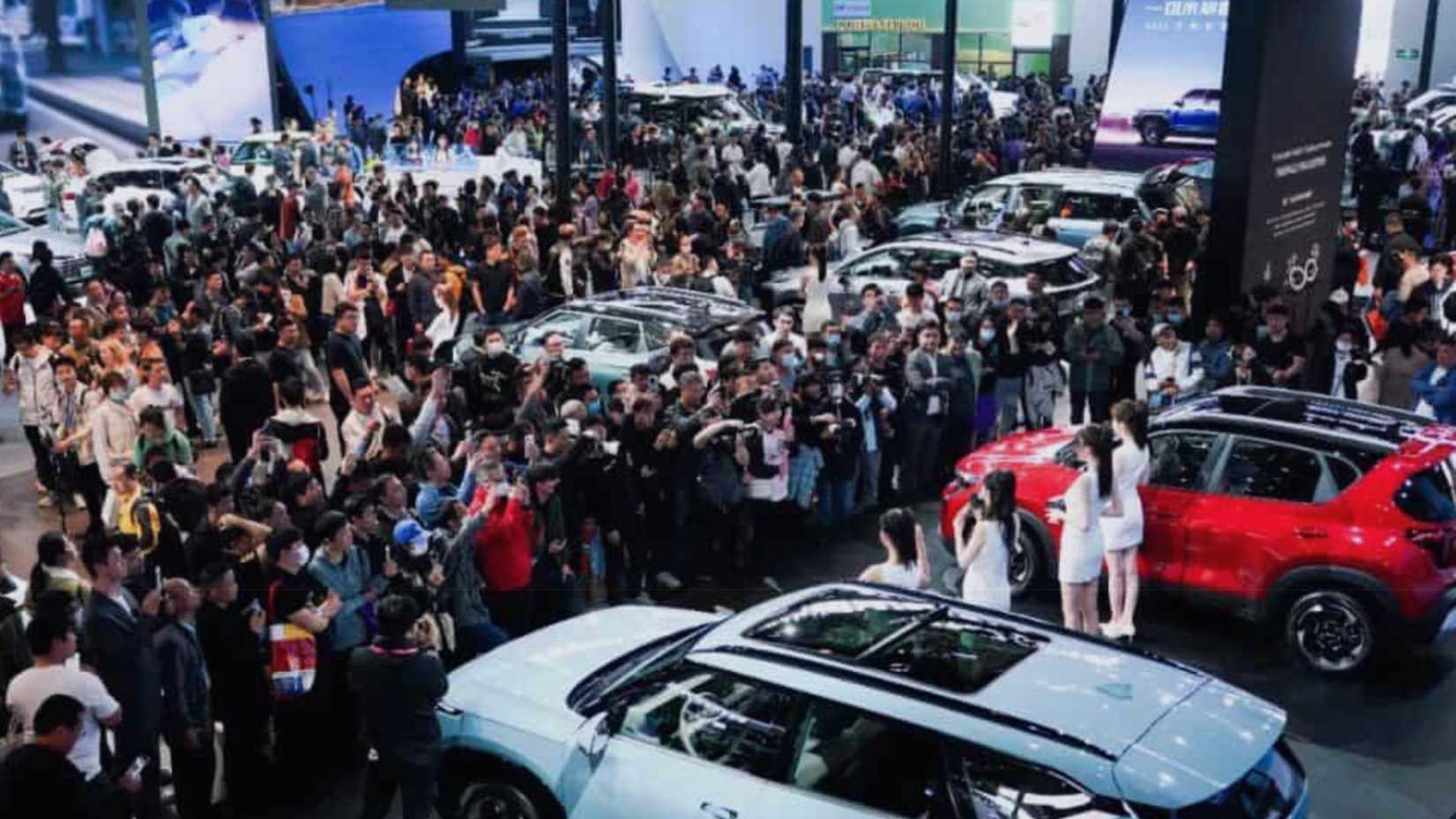beijing-auto-show-floor