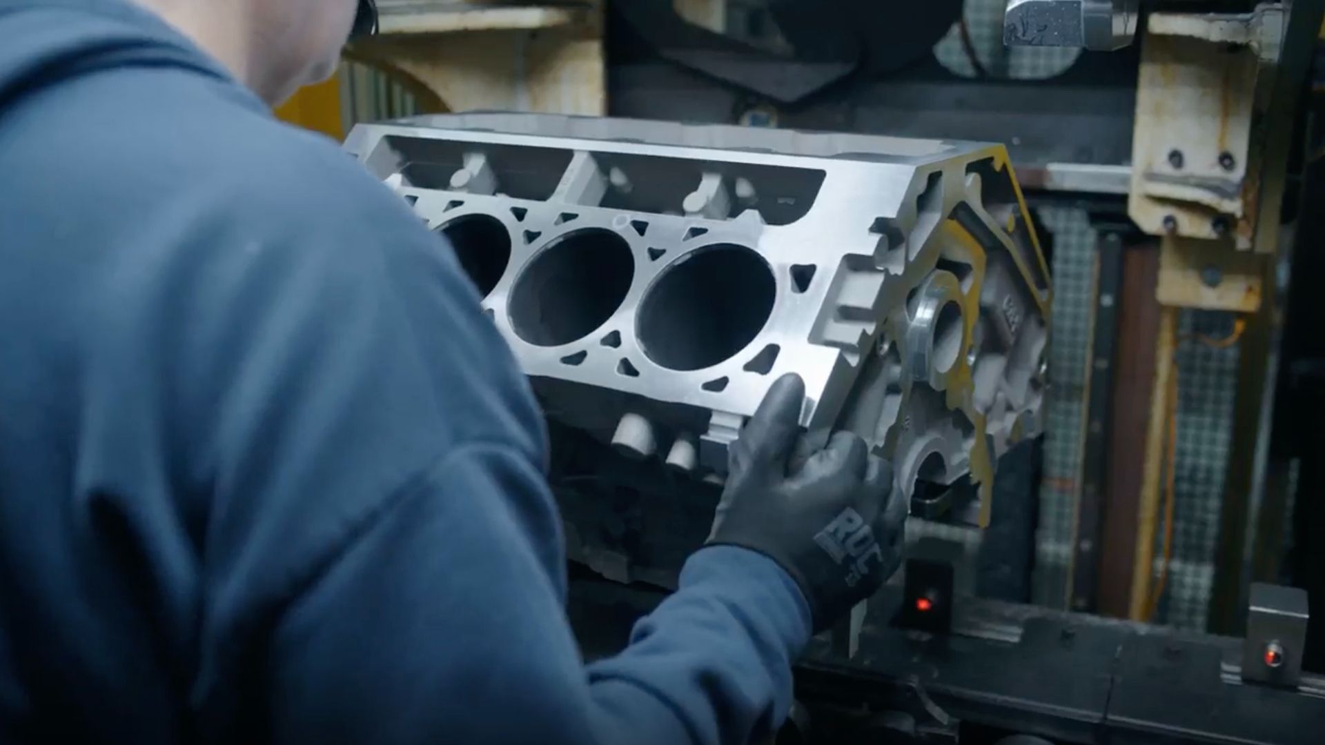 GM Revs Up New Small-Block V8 Engines With Another $150 Million Investment