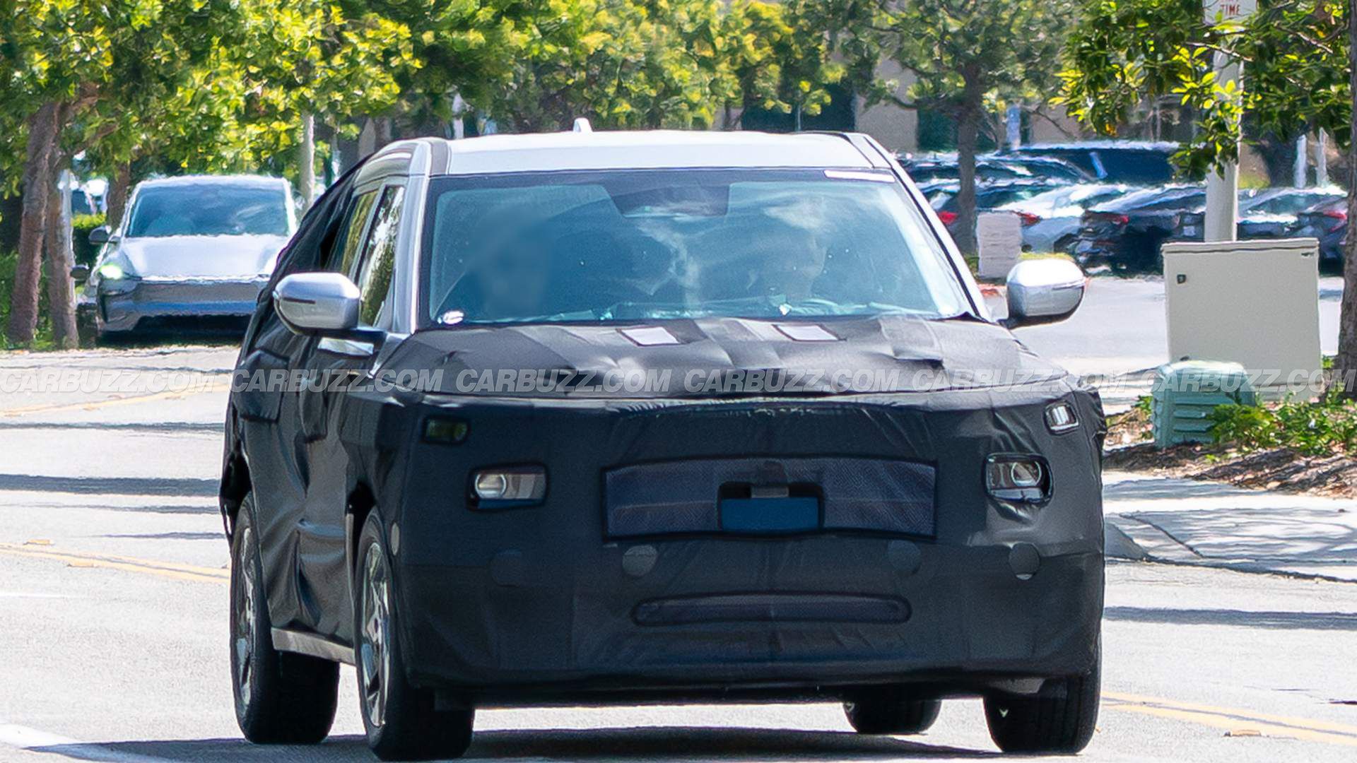 New Hyundai Kona Looks Very Crater-Like In Latest Spy Shots