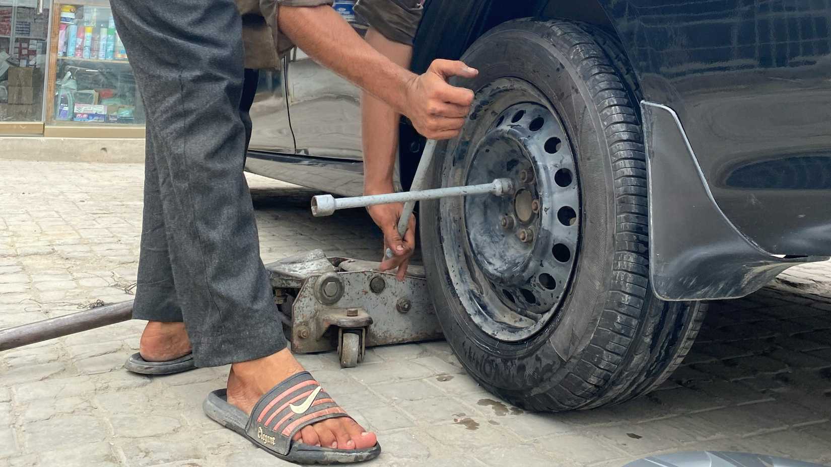 changing tire