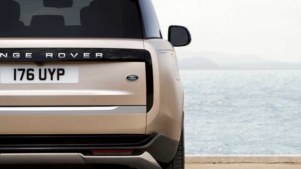 2025 Land Rover Range Rover Pricing, Photos & Specs