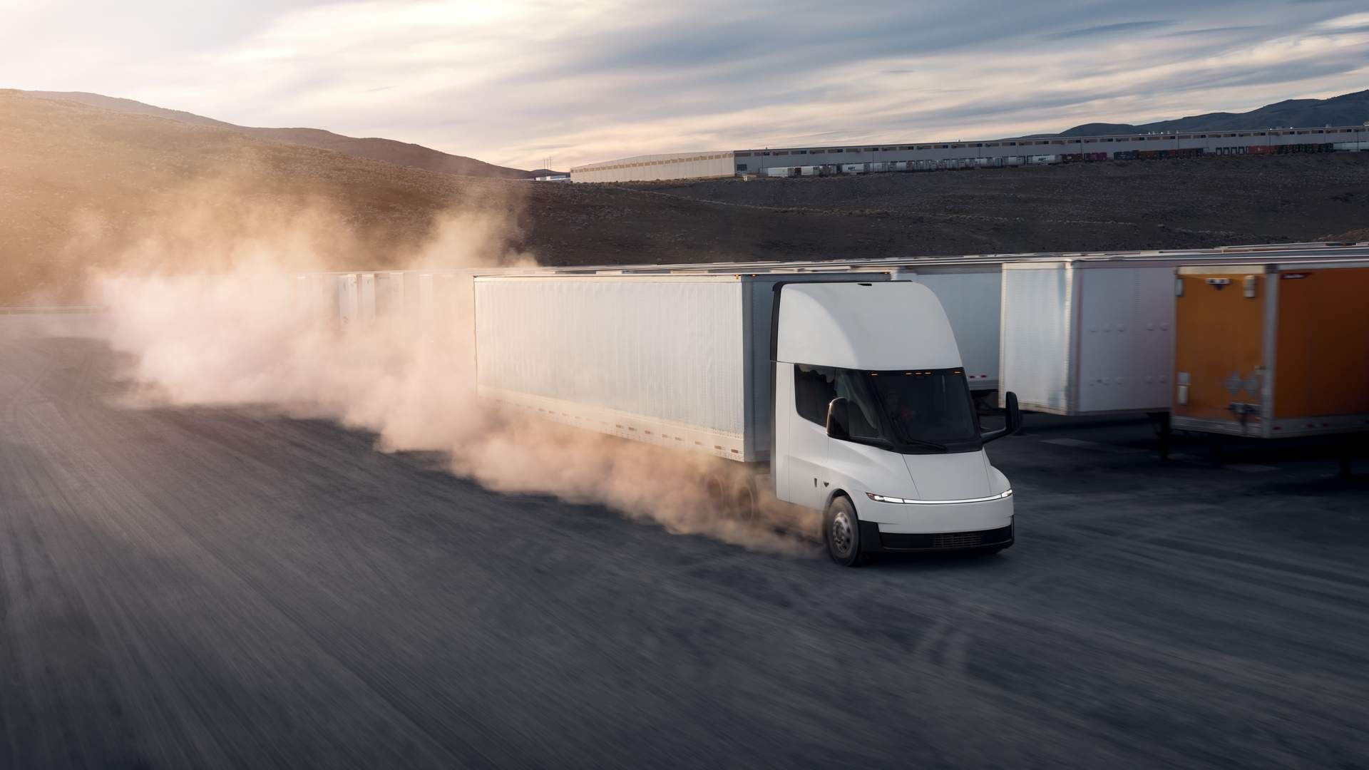 Dostawy elektrycznego ciągnika siodłowego Tesla Semi ruszają w tym tygodniu