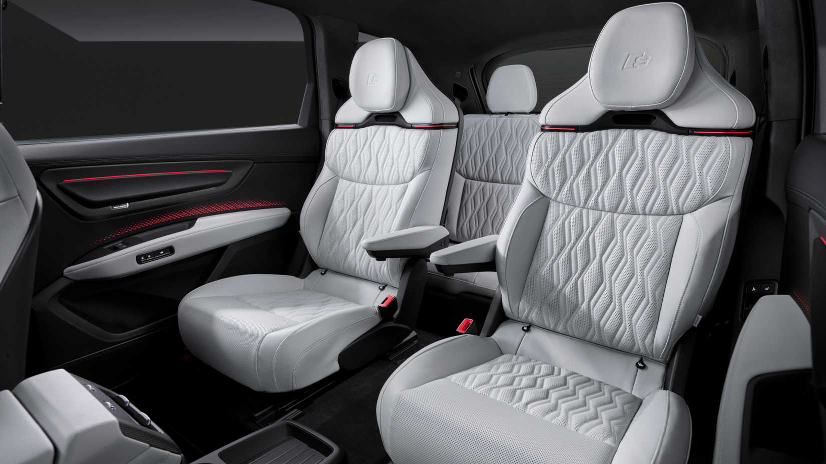 2027 Audi Q9 Interior reveal (9)
