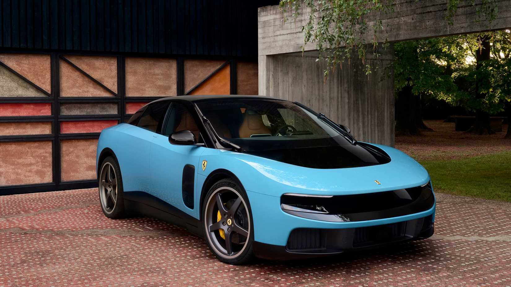 Ferrari Luce 3