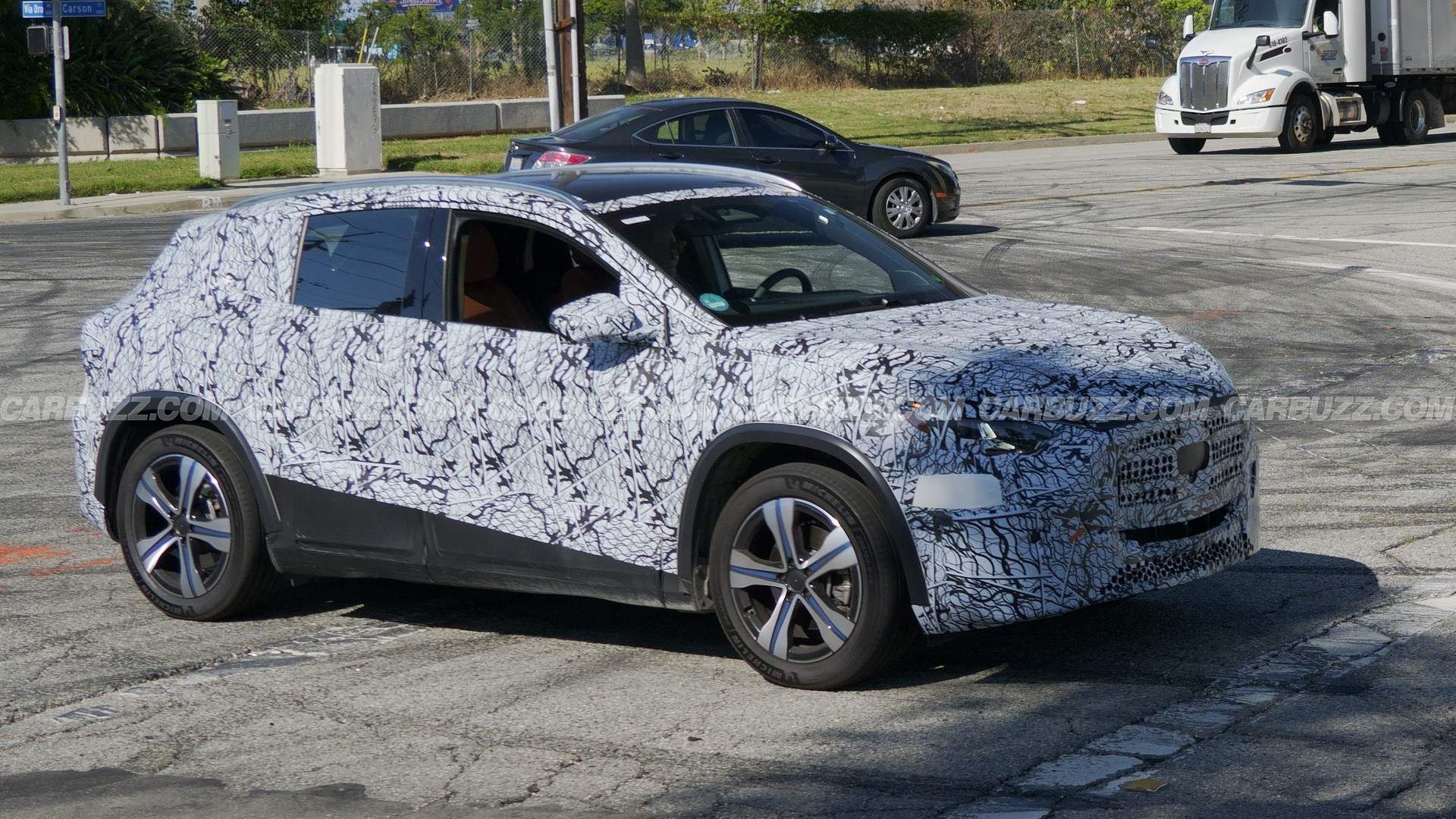 Mercedes-Benz GLA spy photo (7)