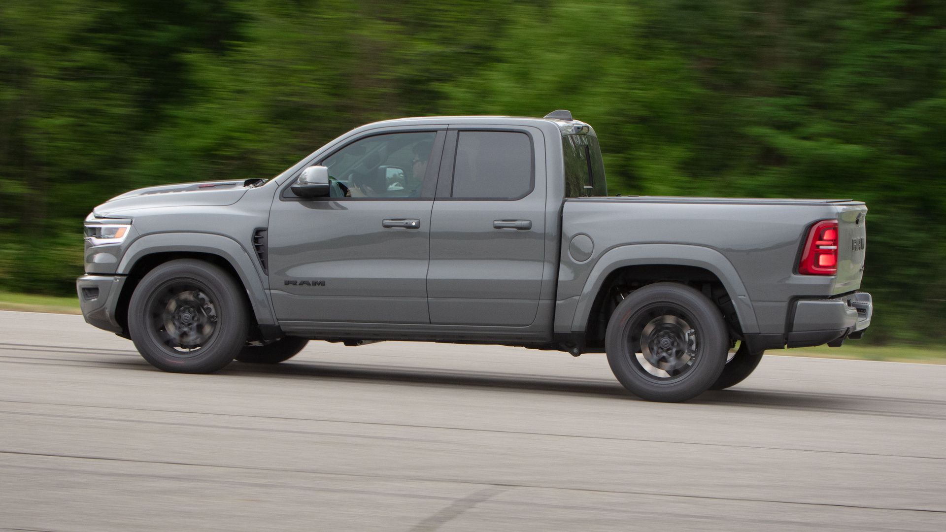 2027 Ram 1500 Rumble Bee Exterior Photos