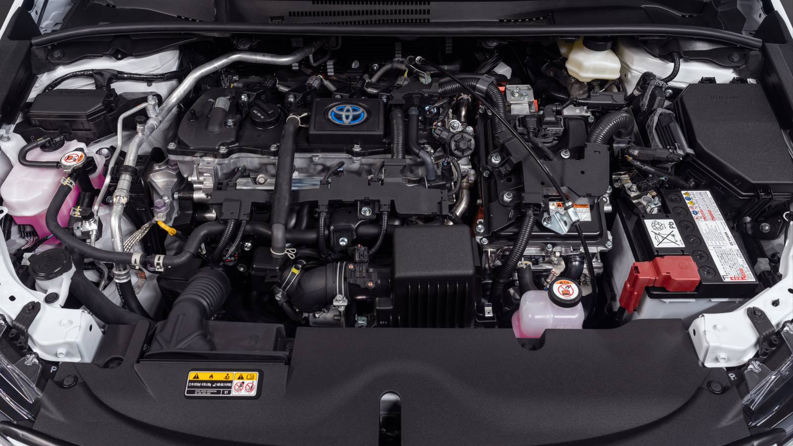 Un motore ibrido Toyota Corolla del 2026, con dettagli tecnici e design ispirati a un'idea del 1876