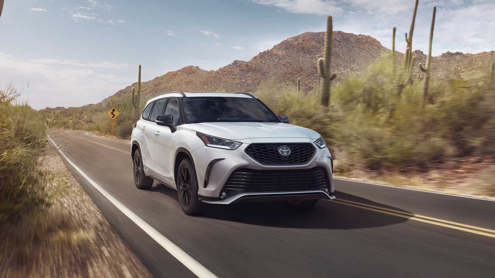 2026 Toyota Highlander XLE: Spartan Is The Sweet Spot