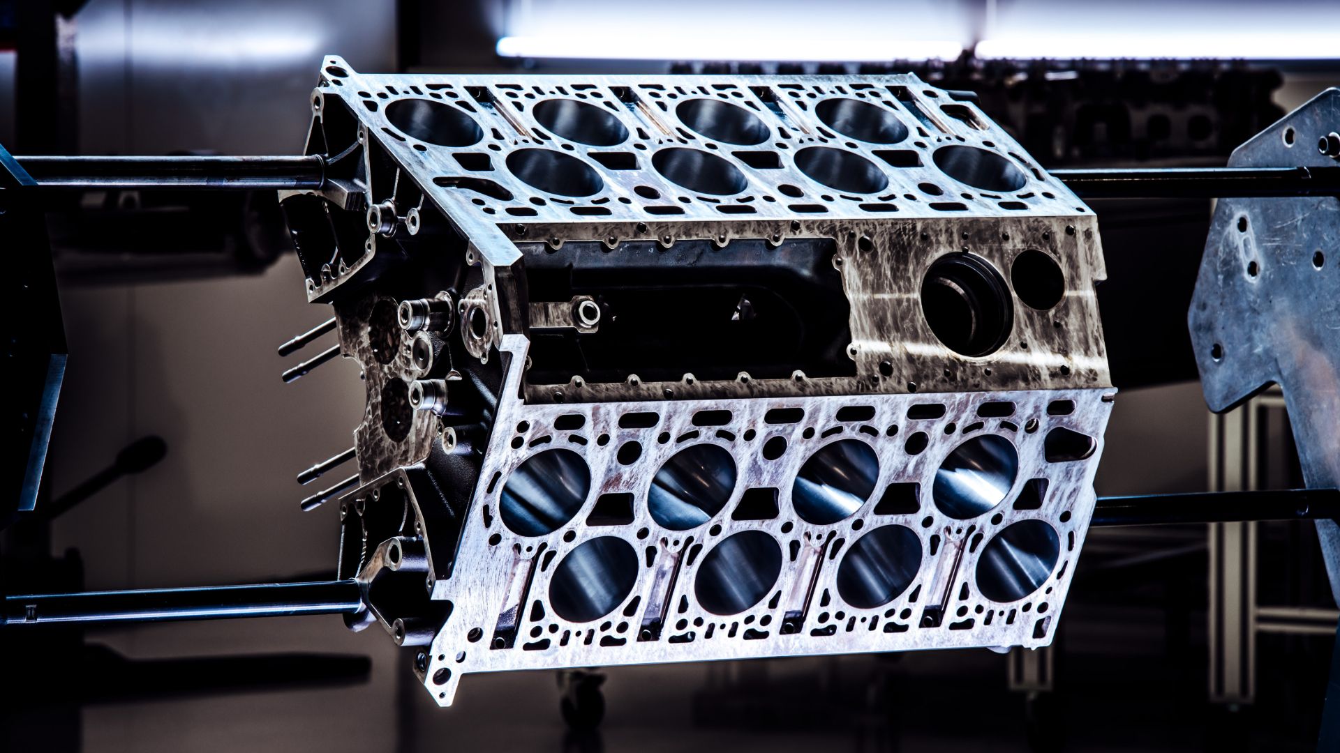 Dwulitrowe V8 Ferrari, silnik V16 z lat 80. i turbina: oto najdziwniejsze i najbardziej niesamowite jednostki napędowe w historii