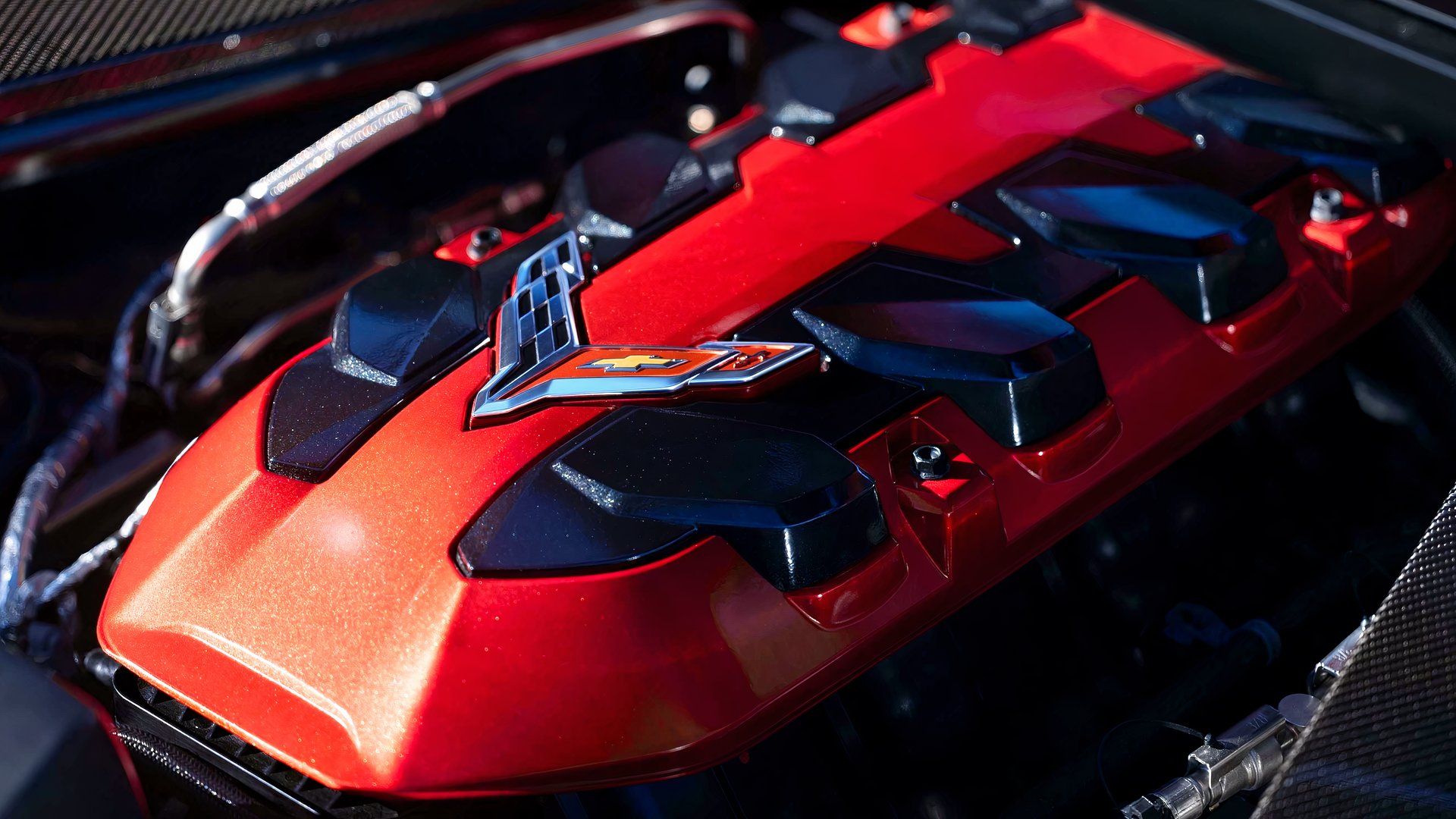 새로운 그랜드 스포츠의 6.7L V8 엔진보다 더 큰 엔진을 가진 쉐보레 콜벳은 단 2대뿐입니다.