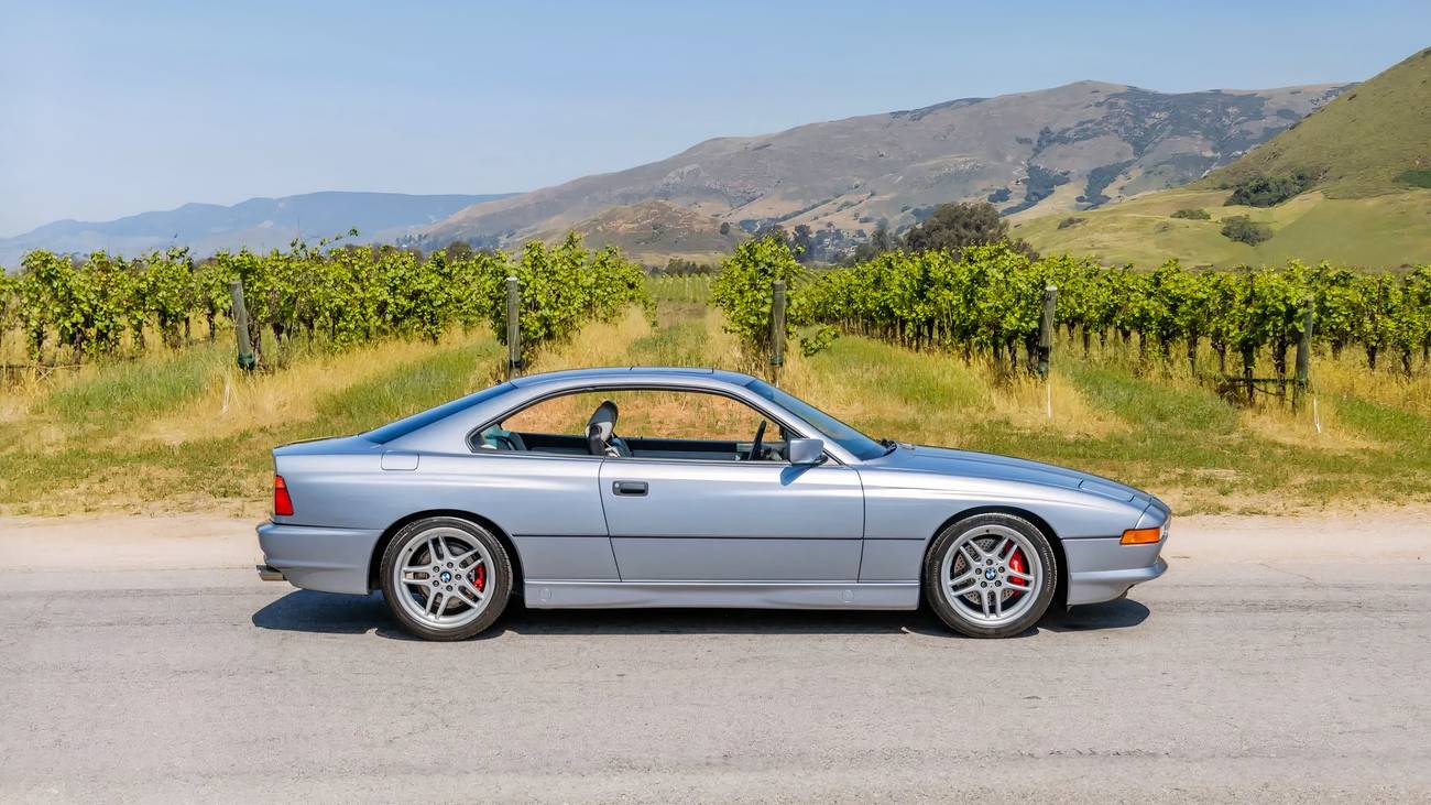 BMW 850i E31 مناسبة لهواة السيارات الكلاسيكية ومحركات V12