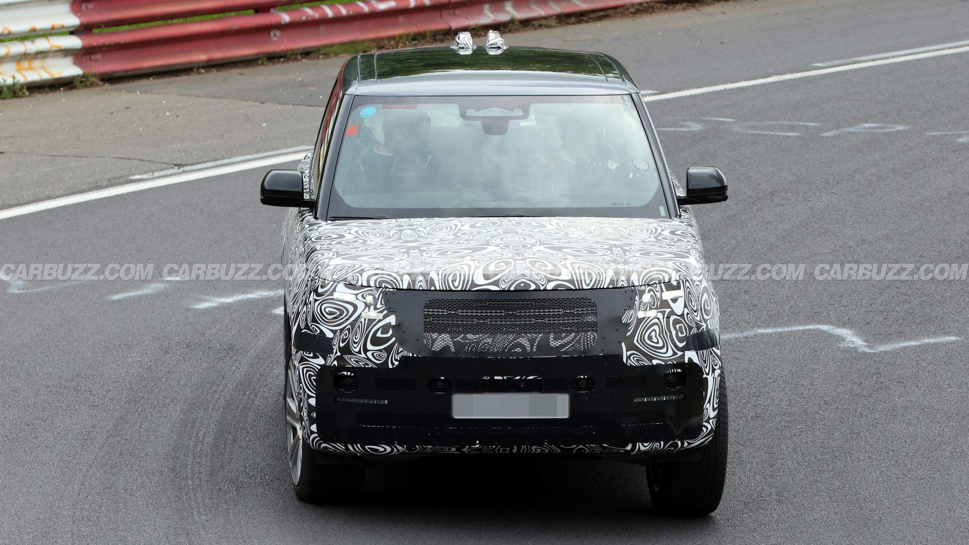 Range Rover Refresh Caught Doing The Carolina Squat At The Nurburgring