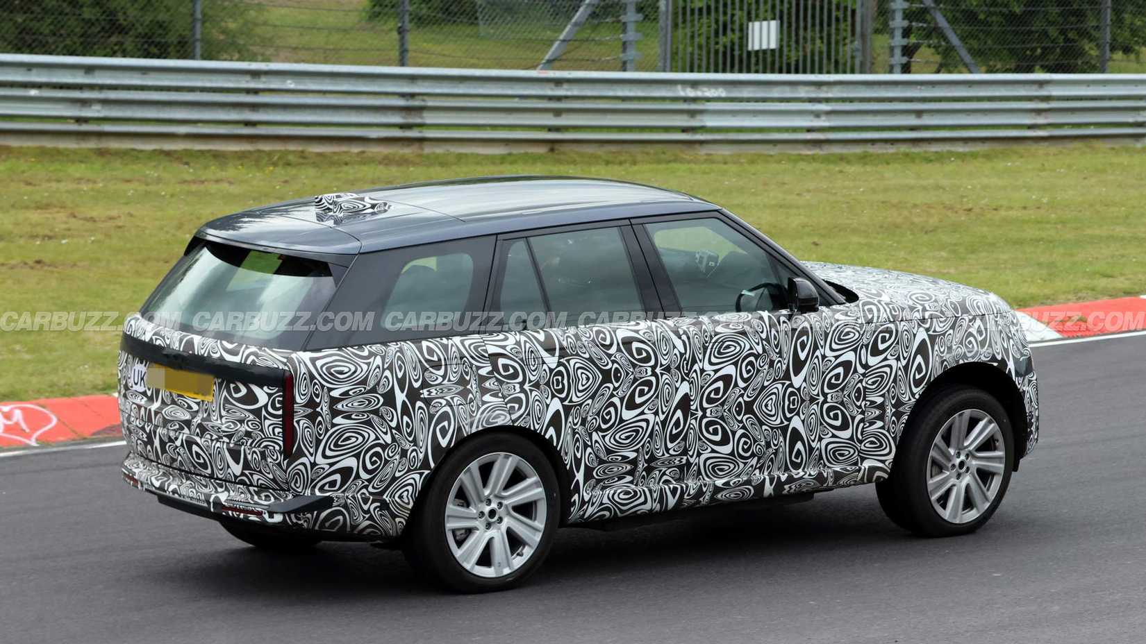 Range Rover Refresh Caught Doing The Carolina Squat At The Nurburgring