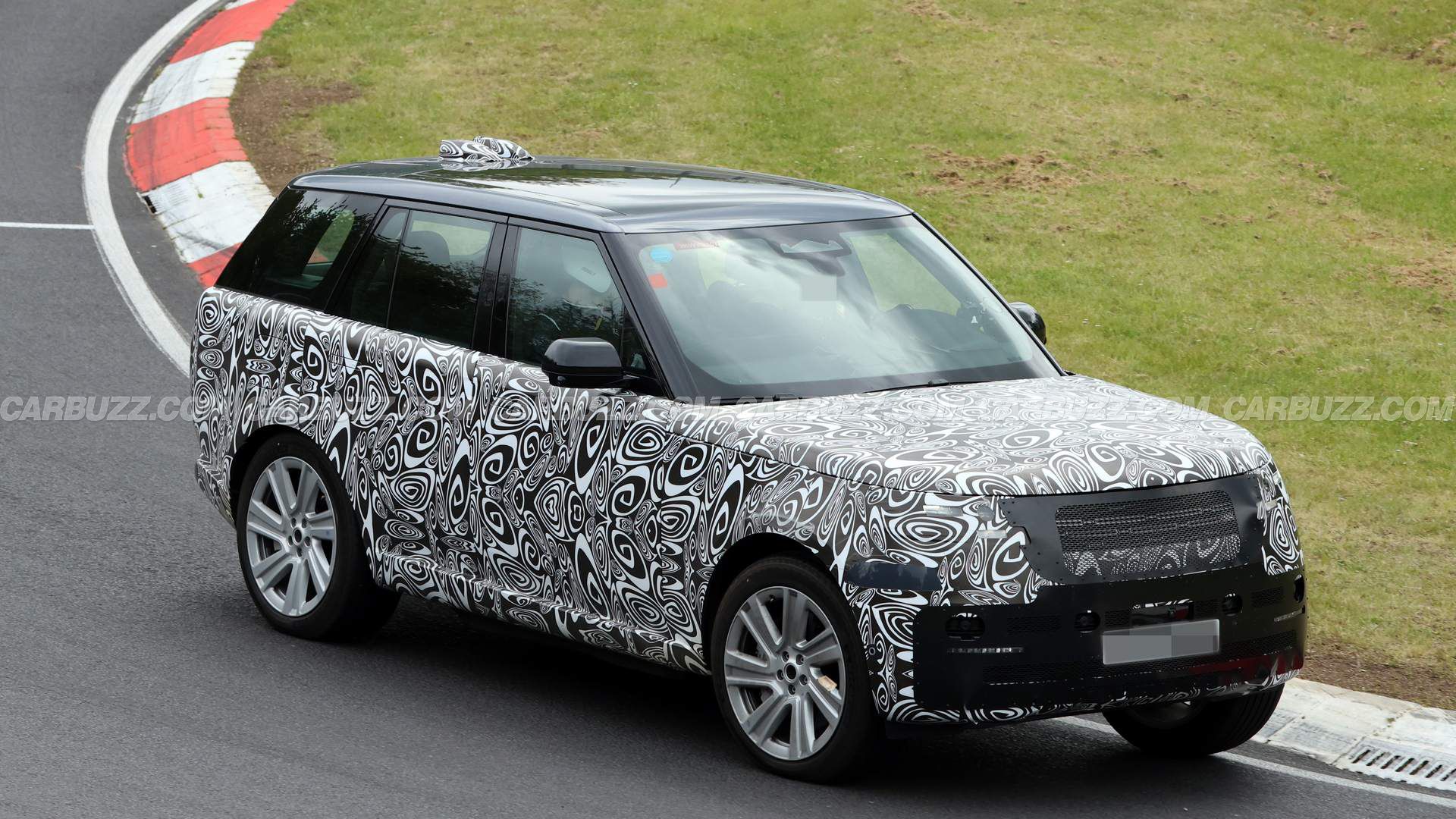 Range Rover Refresh Caught Doing The Carolina Squat At The Nurburgring