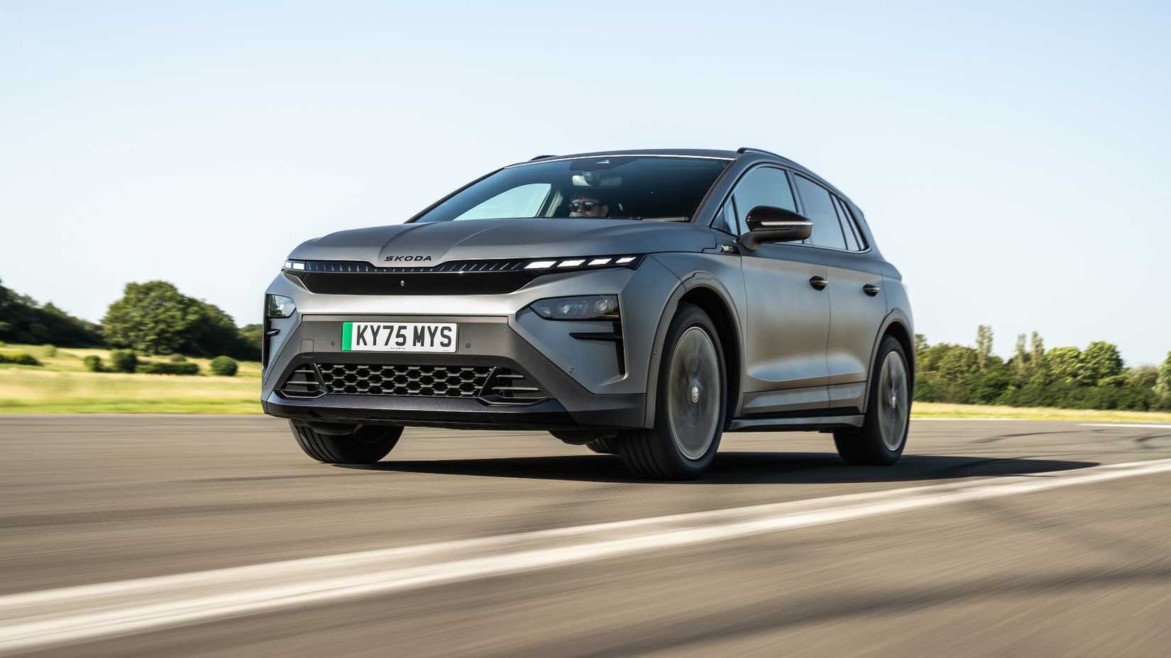 16539-skodaelroqvrs80s-01
