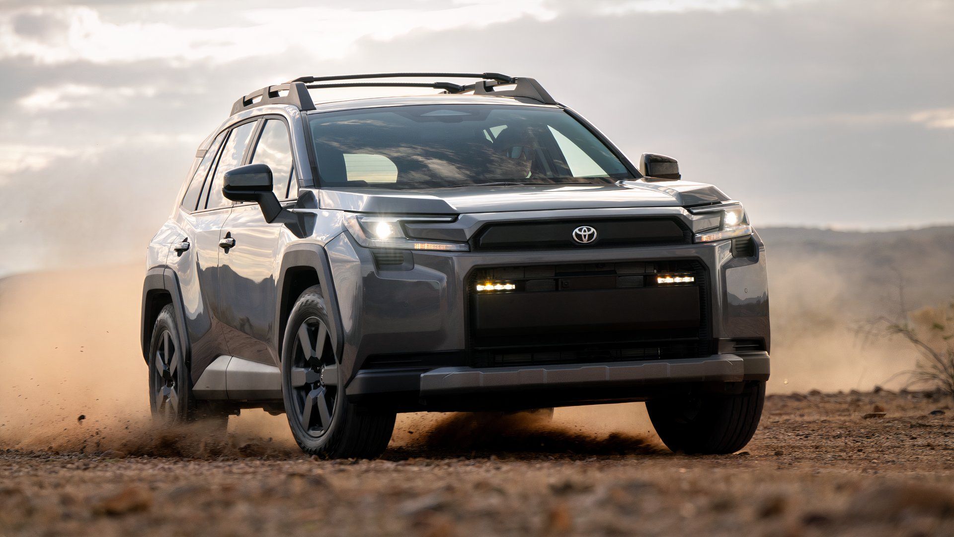 Rynek samochodów używanych znów oszalał: używane Toyoty RAV4 Hybrid z 2026 roku droższe od nowych