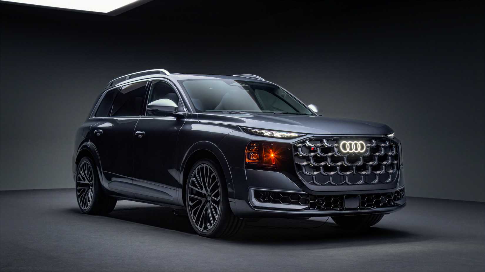 2027 Audi SQ9 Exterior RJB (1)