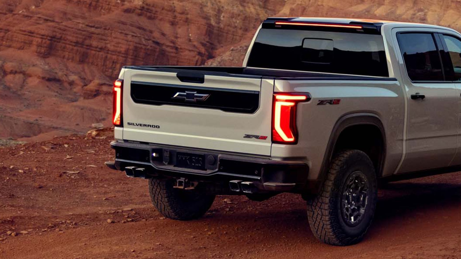 Remember The Tailgate War? Chevy And GMC Trucks Are Still Trying To Win It