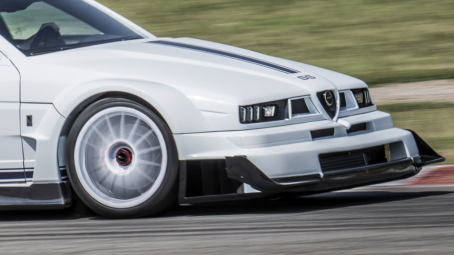 Italian Retromod Turns Alfa Giulia Quadrifoglio Into Glorious Modern DTM Replica
