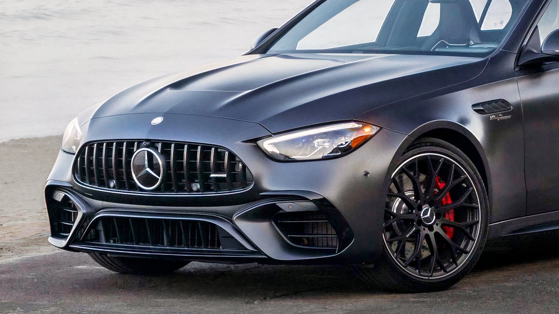 Mercedes-AMG wypiera się hybrydowego C63 z czterocylindrowym silnikiem o mocy 671 KM. Uwaga na rynku wtórnym