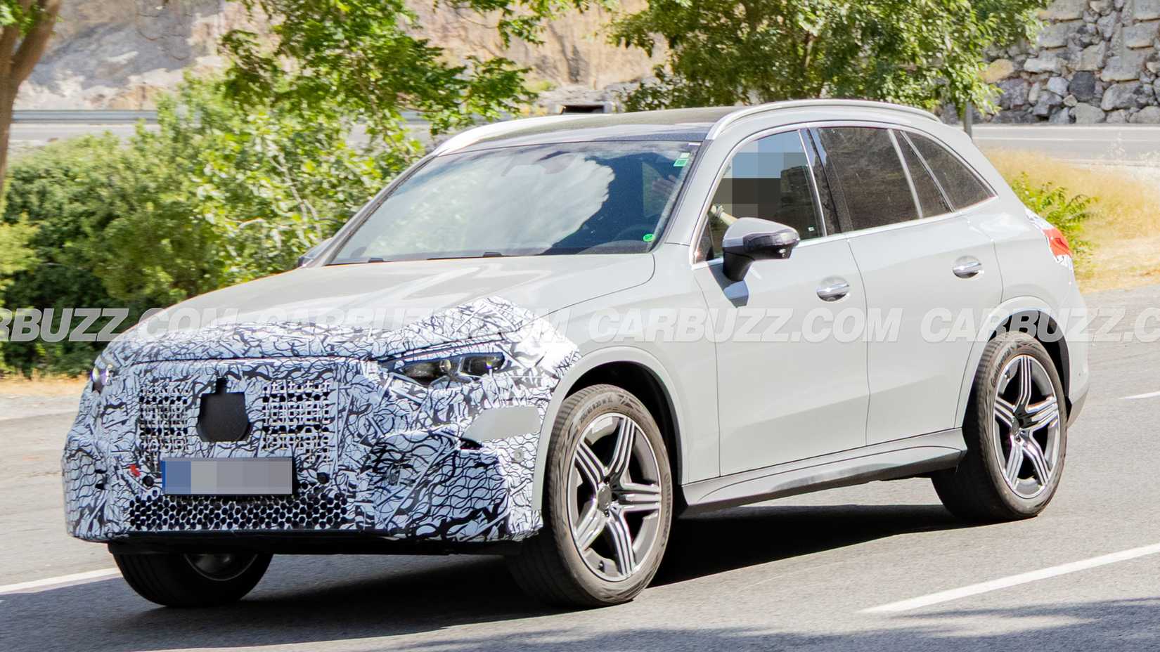 Mercedes-benz glc-class prototype front three-quarter
