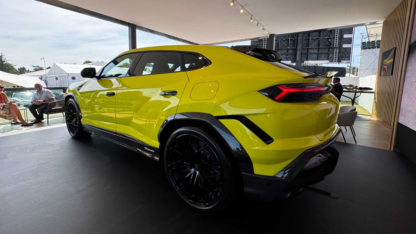 lamborghini-uruse-e-performantek-1