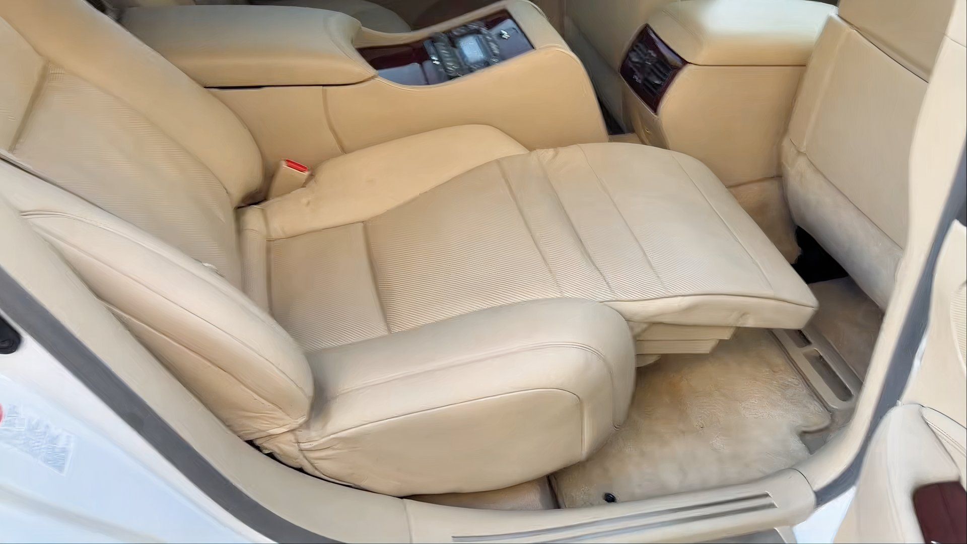Business Class Experience On A Cattle Class Budget' - The Lexus LS