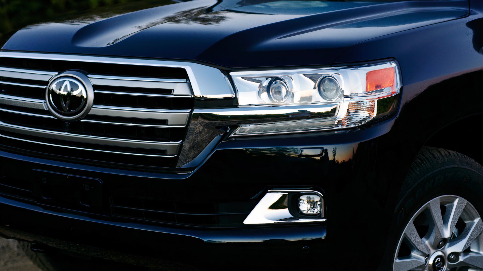 Toyota Land Cruiser – jak jeździć, sprzedawać i zarabiać: dlaczego to maszyna zwiększająca wartość