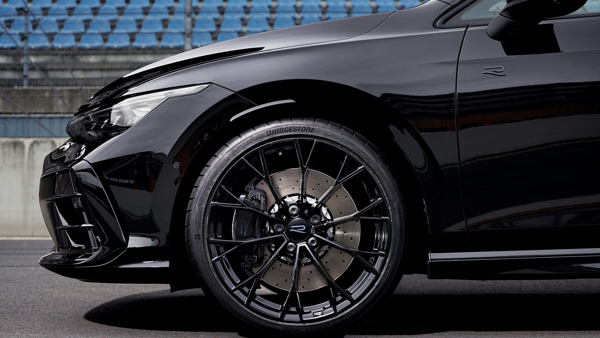 Buduje przystępny cenowo hot hatch z ręczną skrzynią i napędem AWD, którego Volkswagen wyeliminował