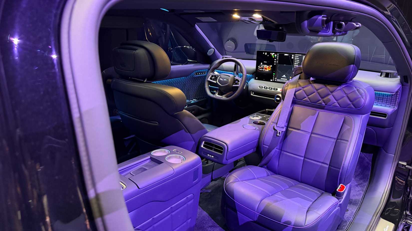 2027 Genesis GV90 Neolun First Edition In Person 17