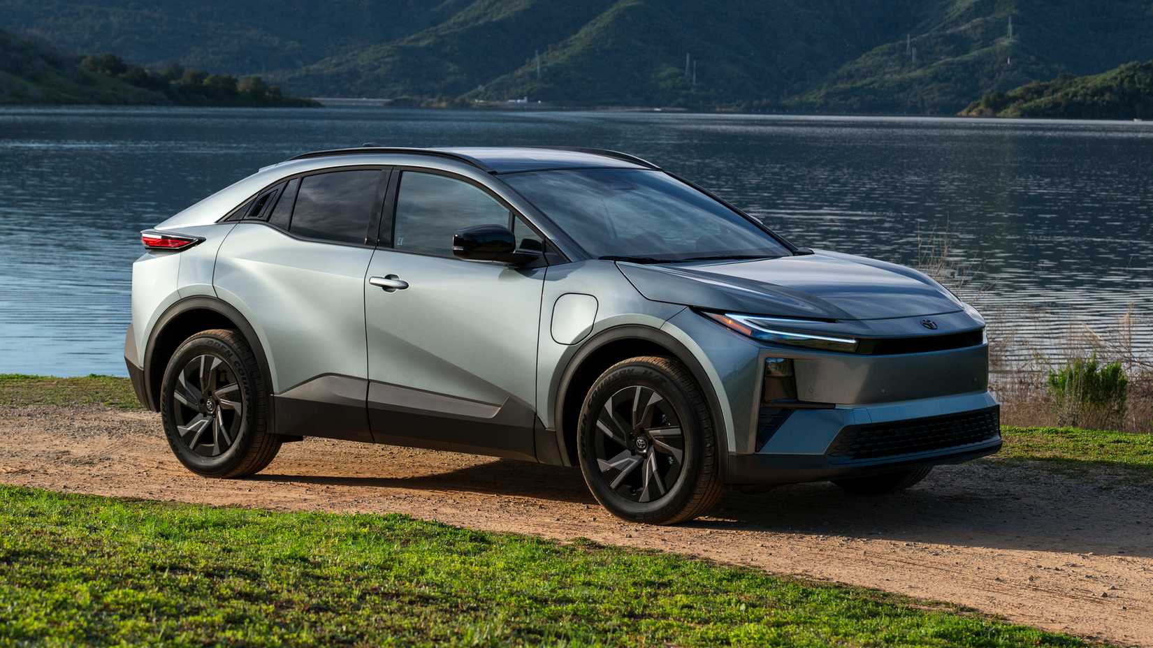 Toyota C-HR 2027 Fiyatı: WRX'ten Hızlı, Hâlâ Uygun