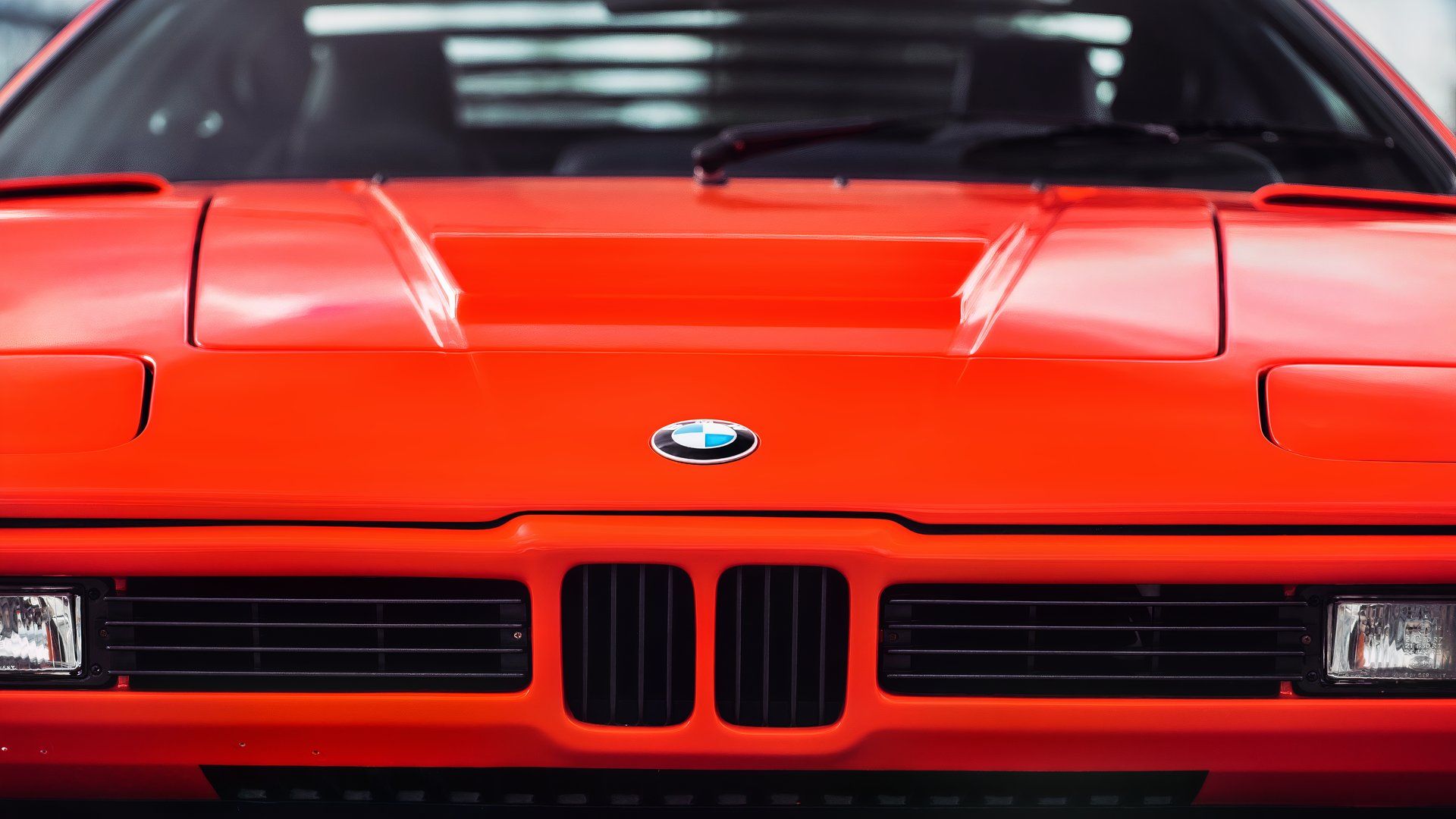 Zrodzony z konfliktu: jak Lamborghini niemal pogrzebało jedyny supersamochód BMW