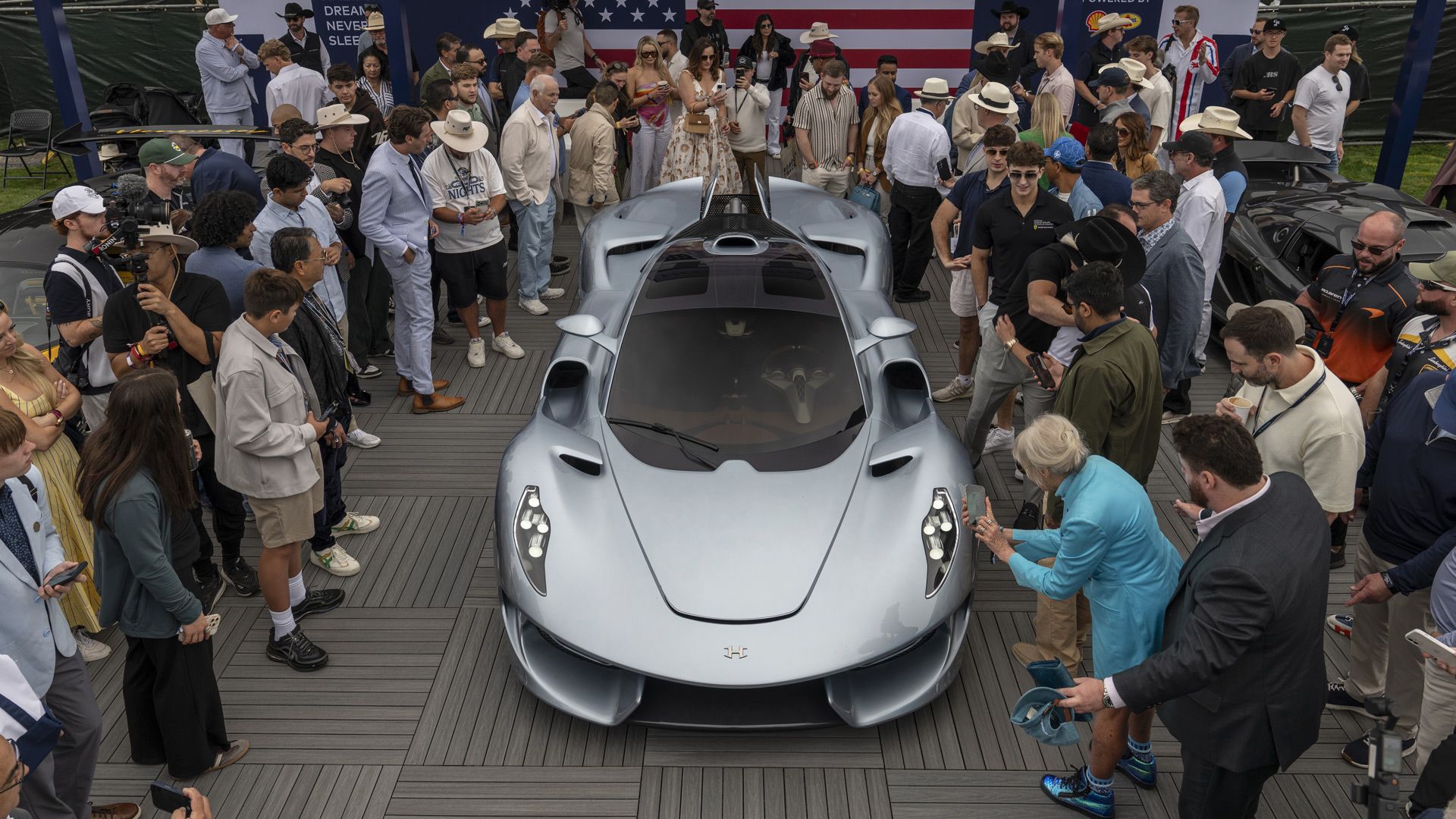 Hennessey Blackbird: połowa mocy, bez turbosprężarek, a popyt ogromny