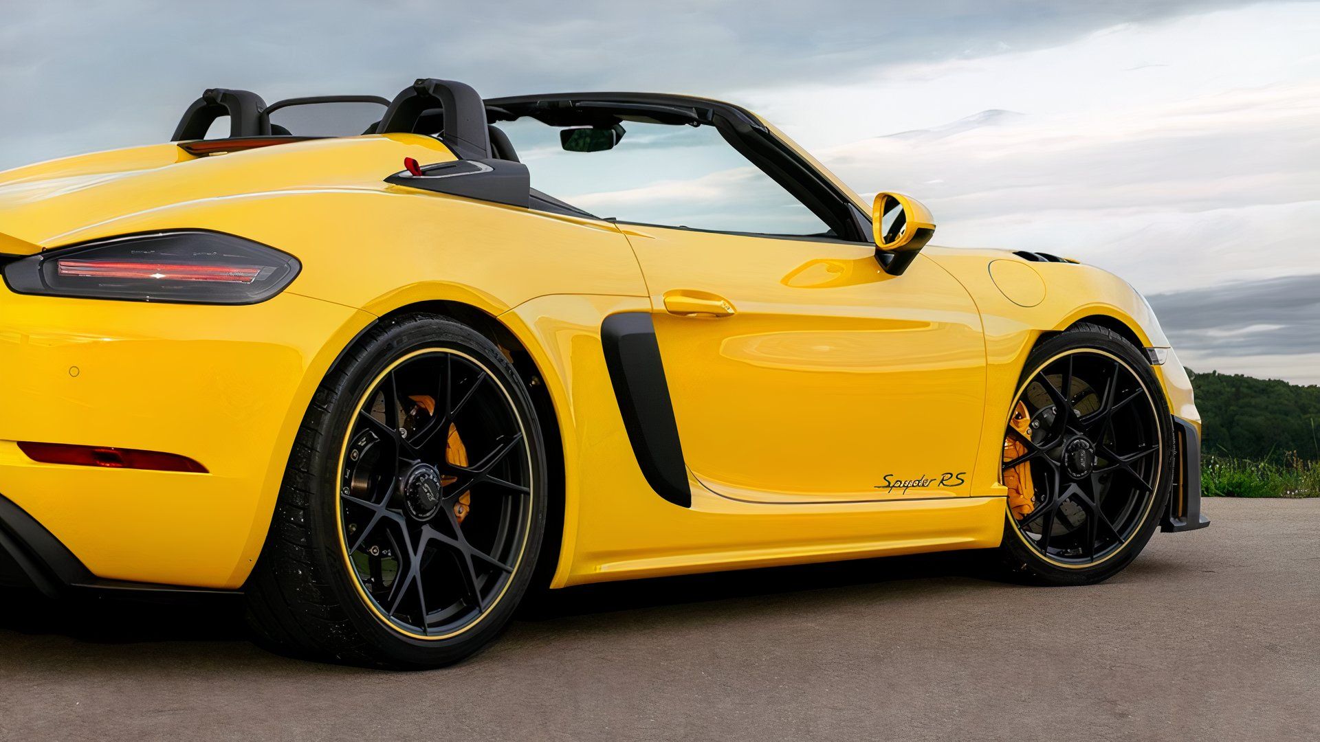 Ludzie płacą za używane 718 tyle, co za nowego 911 Carrera T – szaleństwo na ostatnie spalinowe Porsche