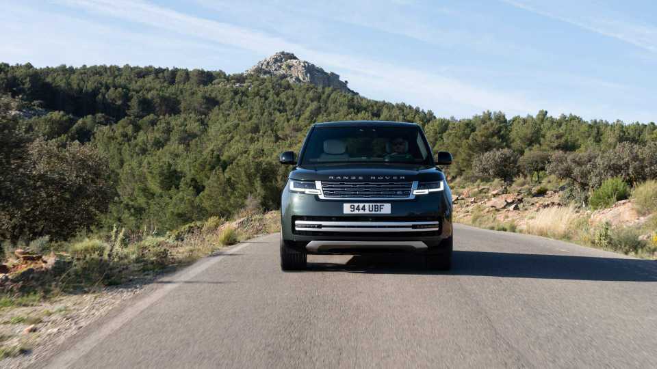 Gallery: The Original Luxury SUV Just Underwent Its Biggest Change In ...