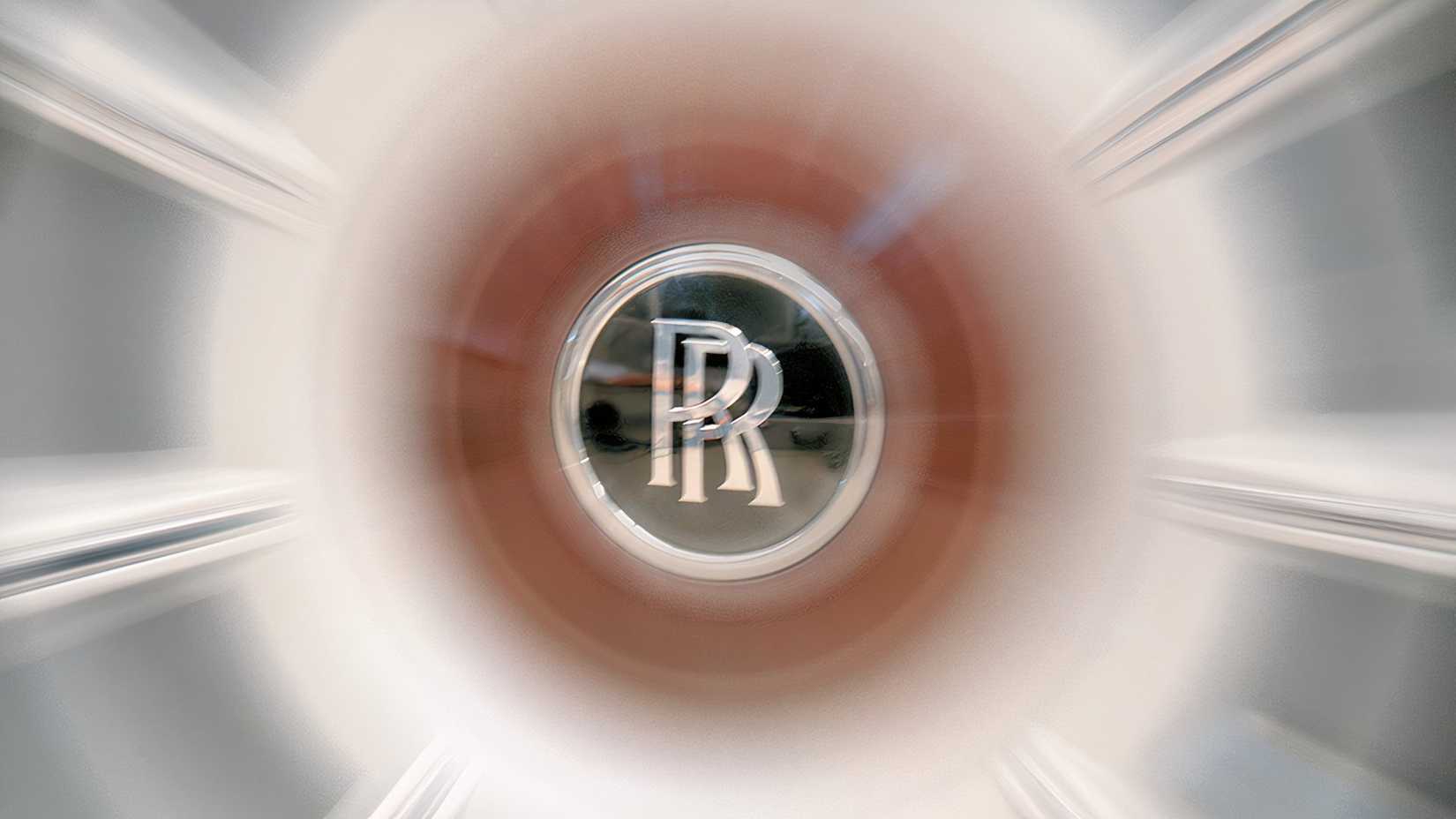 Self-Leveling Wheel Logos Became Rolls-Royce’s Signature Flex, And You ...