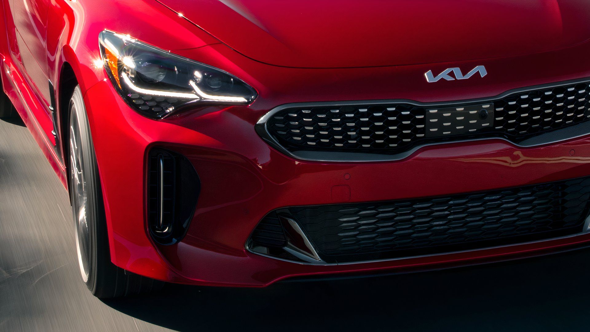 Za nowego M340i zapłacisz 60 tysięcy dolarów, ale Kia Stinger oferuje DNA BMW za połowę tej ceny