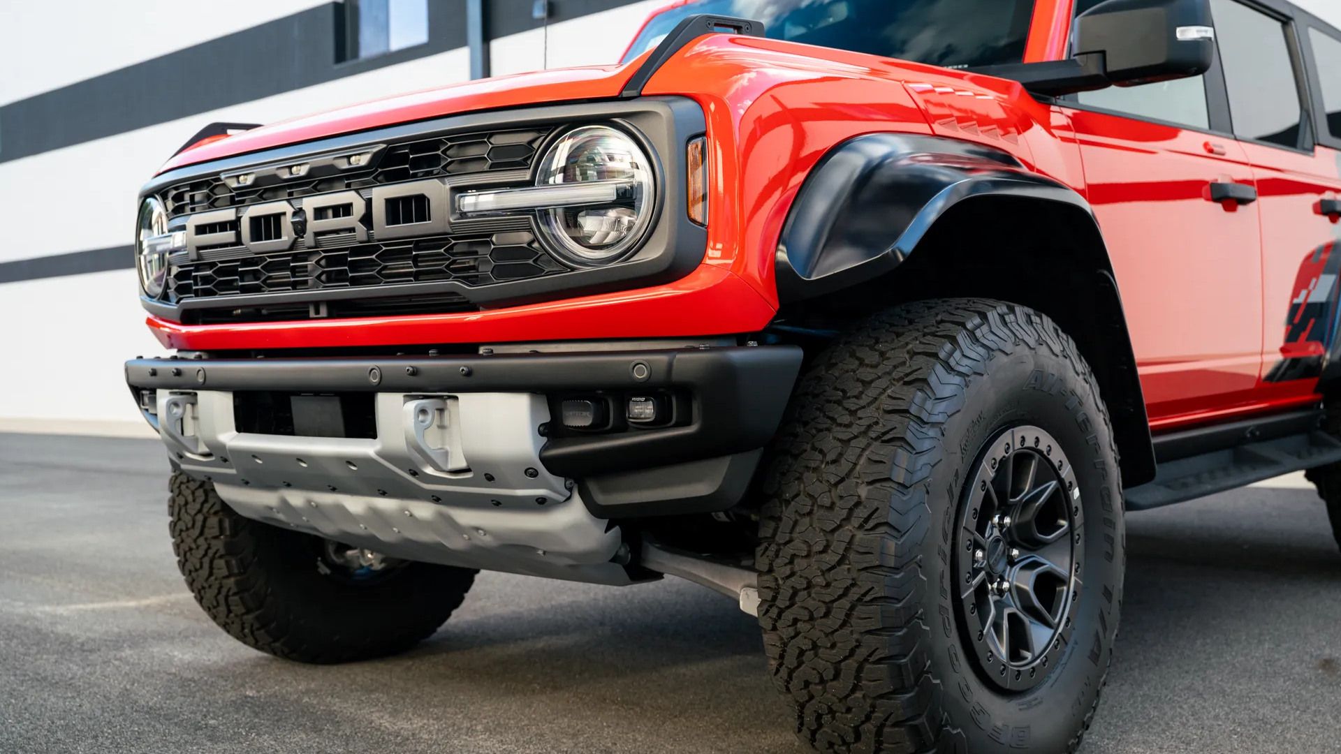 Ford Bronco, który stracił 60% wartości, a wciąż kosztuje sześciocyfrową kwotę