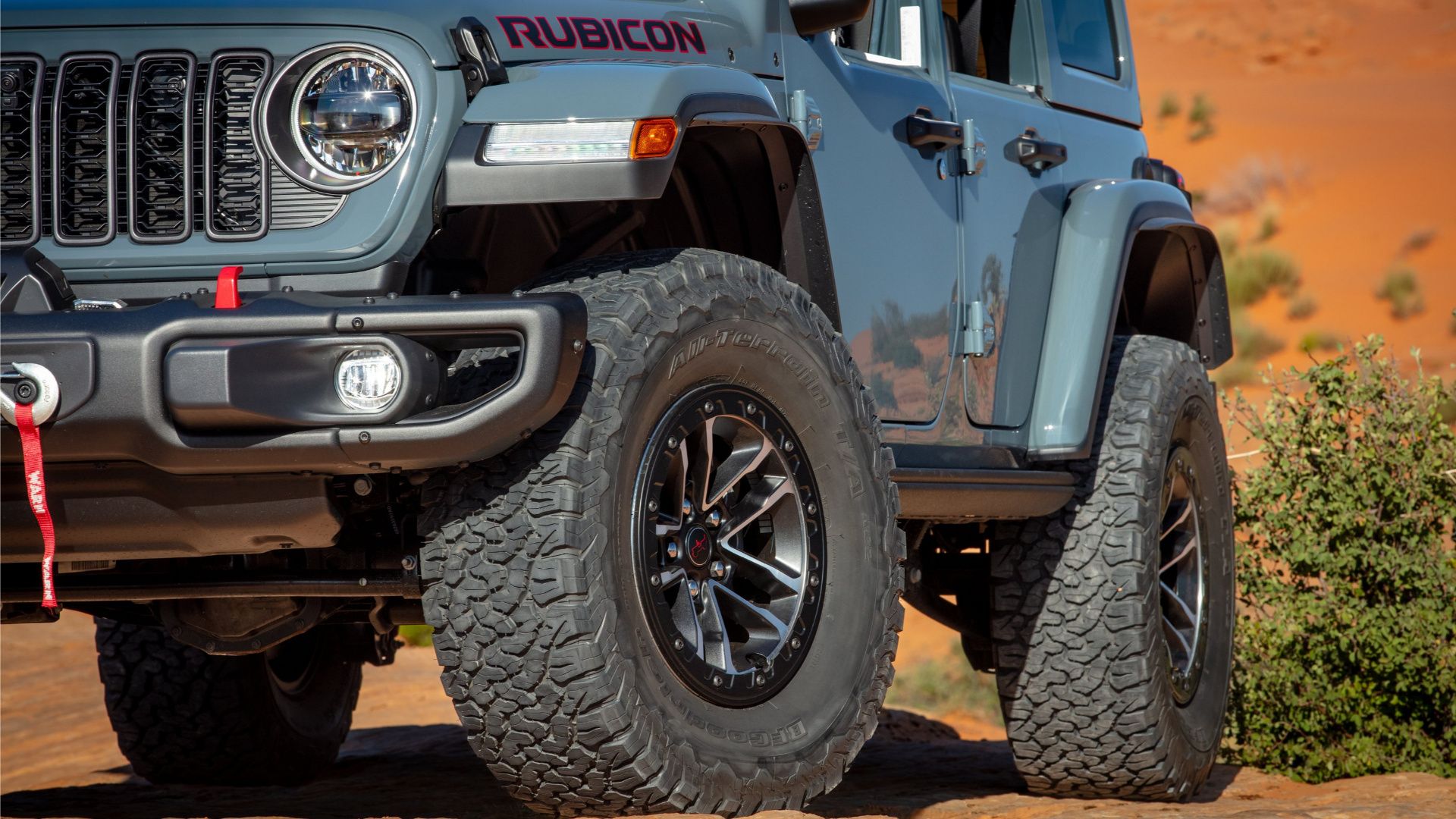 Jeep Wrangler kontra Ford Bronco: któremu terenowemu autu można zaufać?