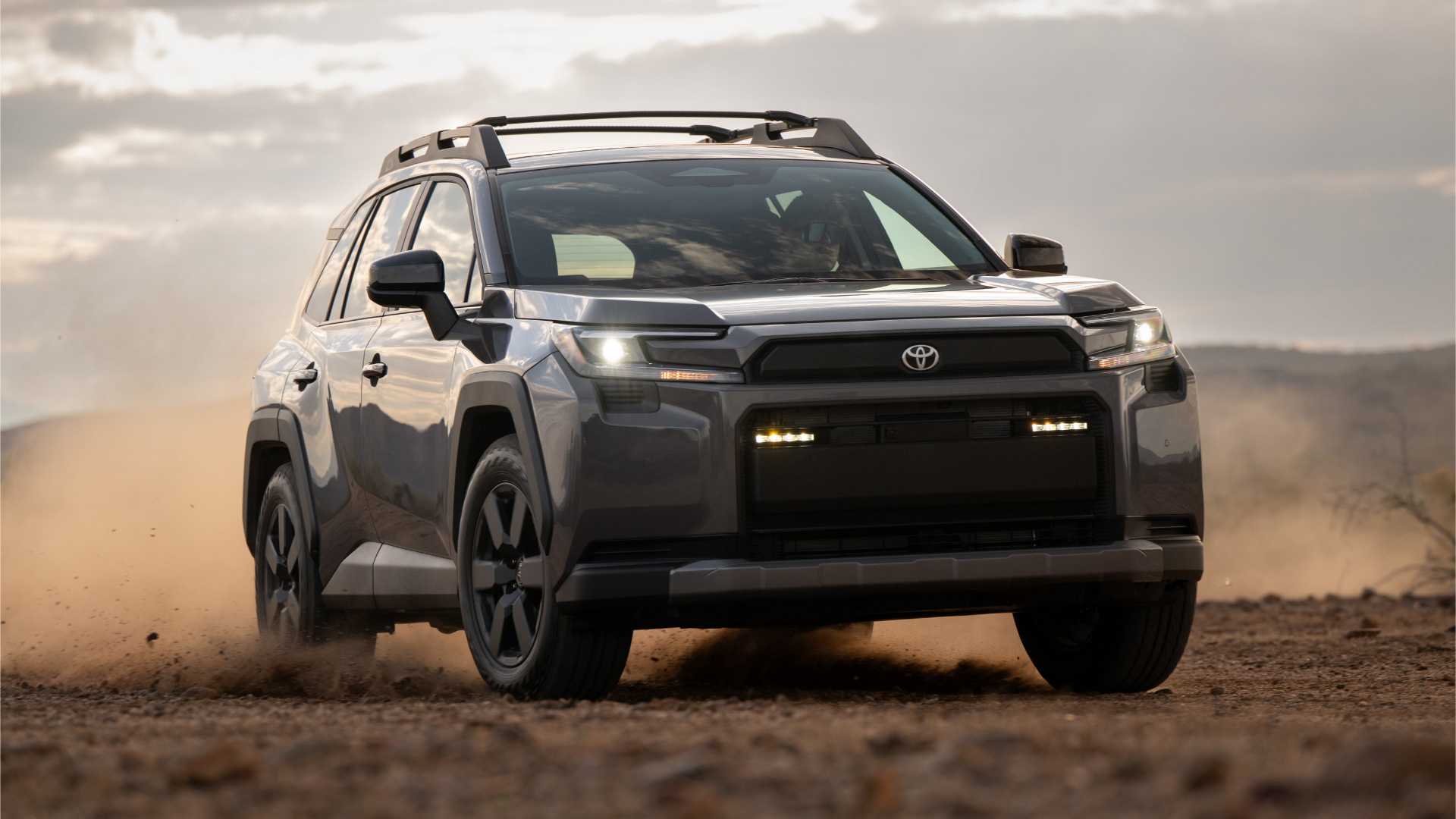 Word Red Angled 4 EVs, 4 Hybrids, 2 PHEVs -The 2026 Wards 10 Best Engines Award Shuns ...