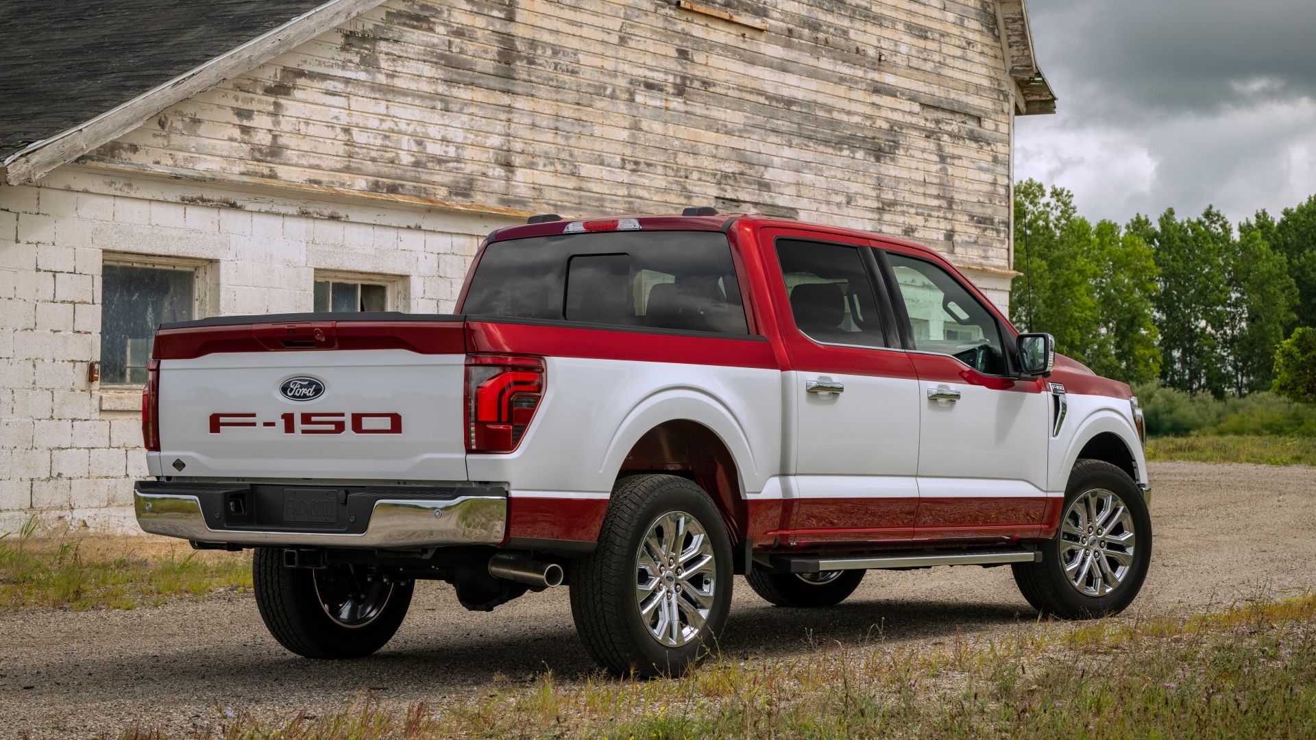 Ford F-150 Gets New Two-Tone Paint To Fill Our '80s Loving Hearts
