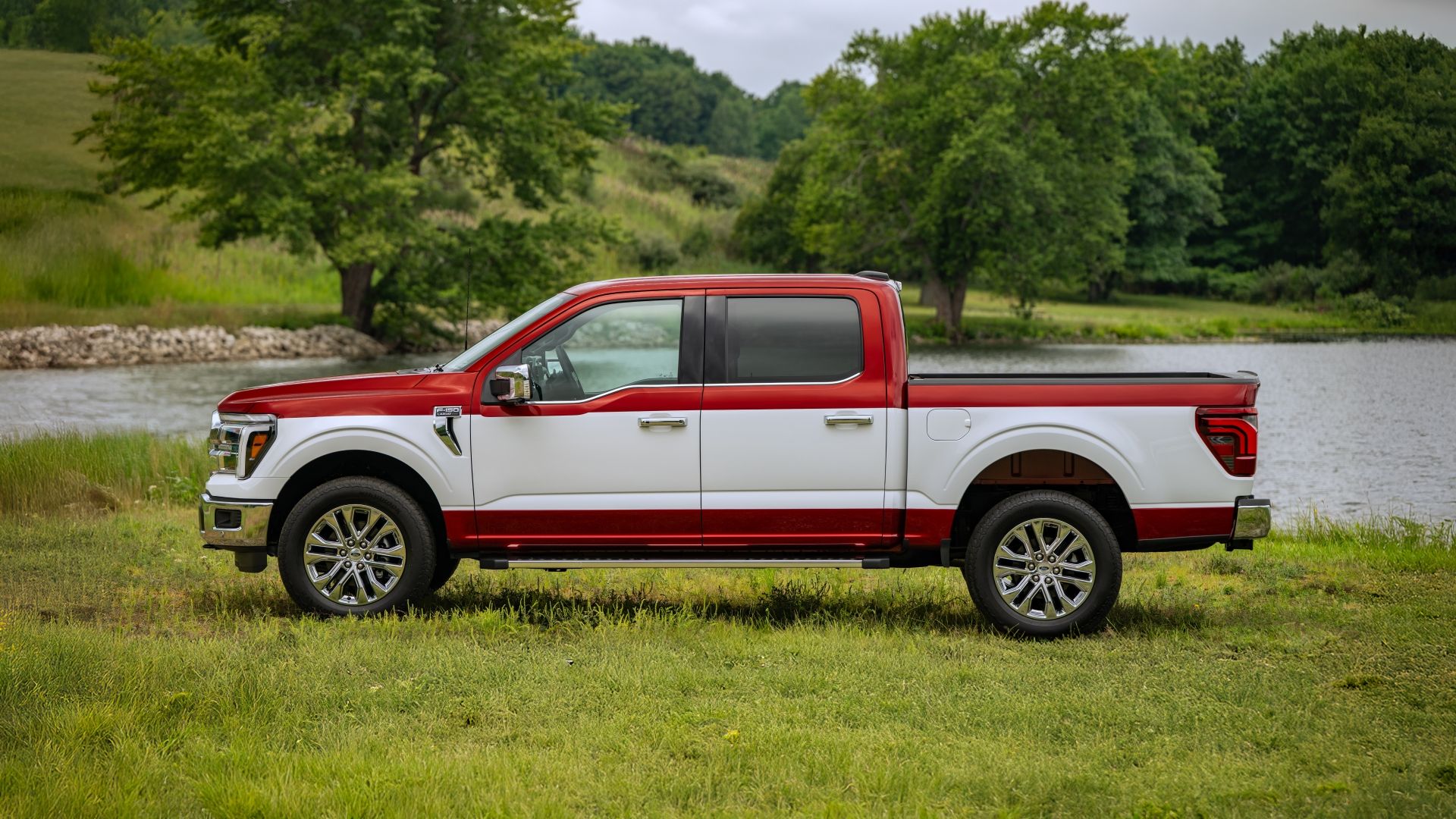 Ford F-150 Gets New Two-Tone Paint To Fill Our '80s Loving Hearts