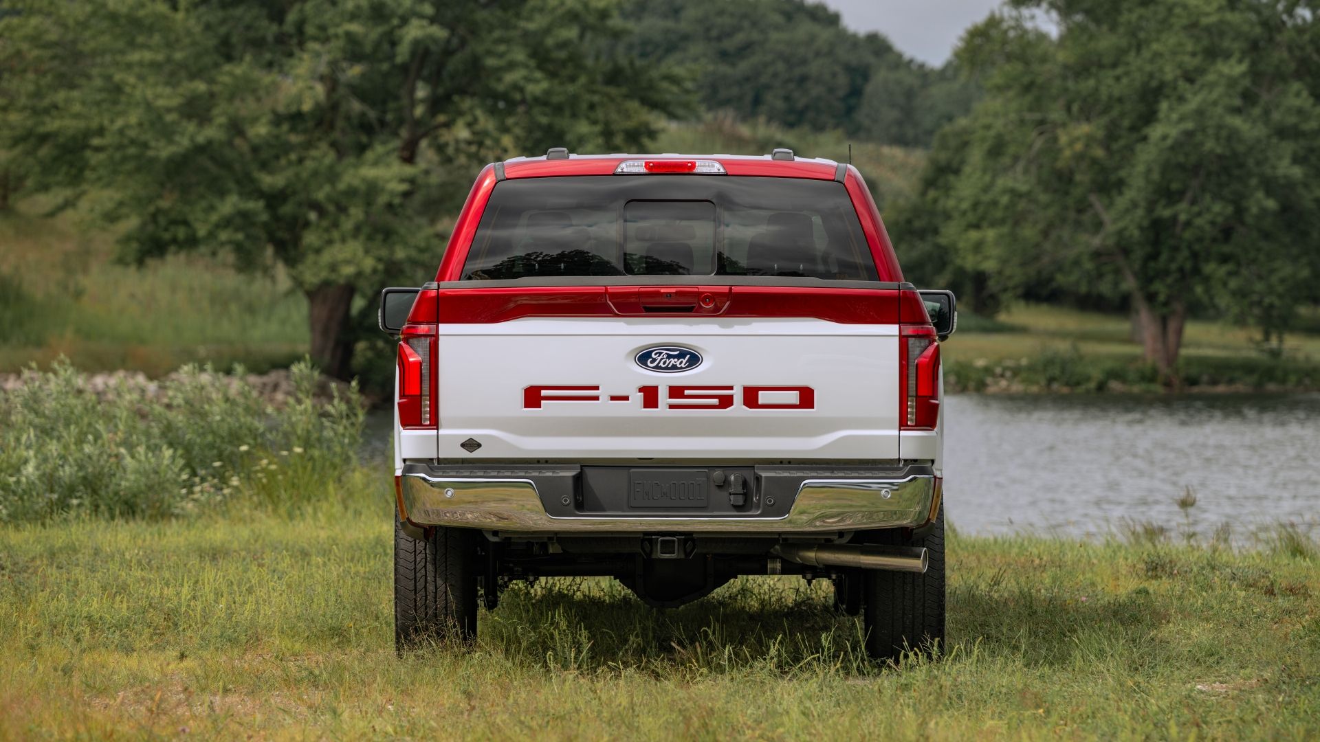 Ford F-150 Gets New Two-Tone Paint To Fill Our '80s Loving Hearts