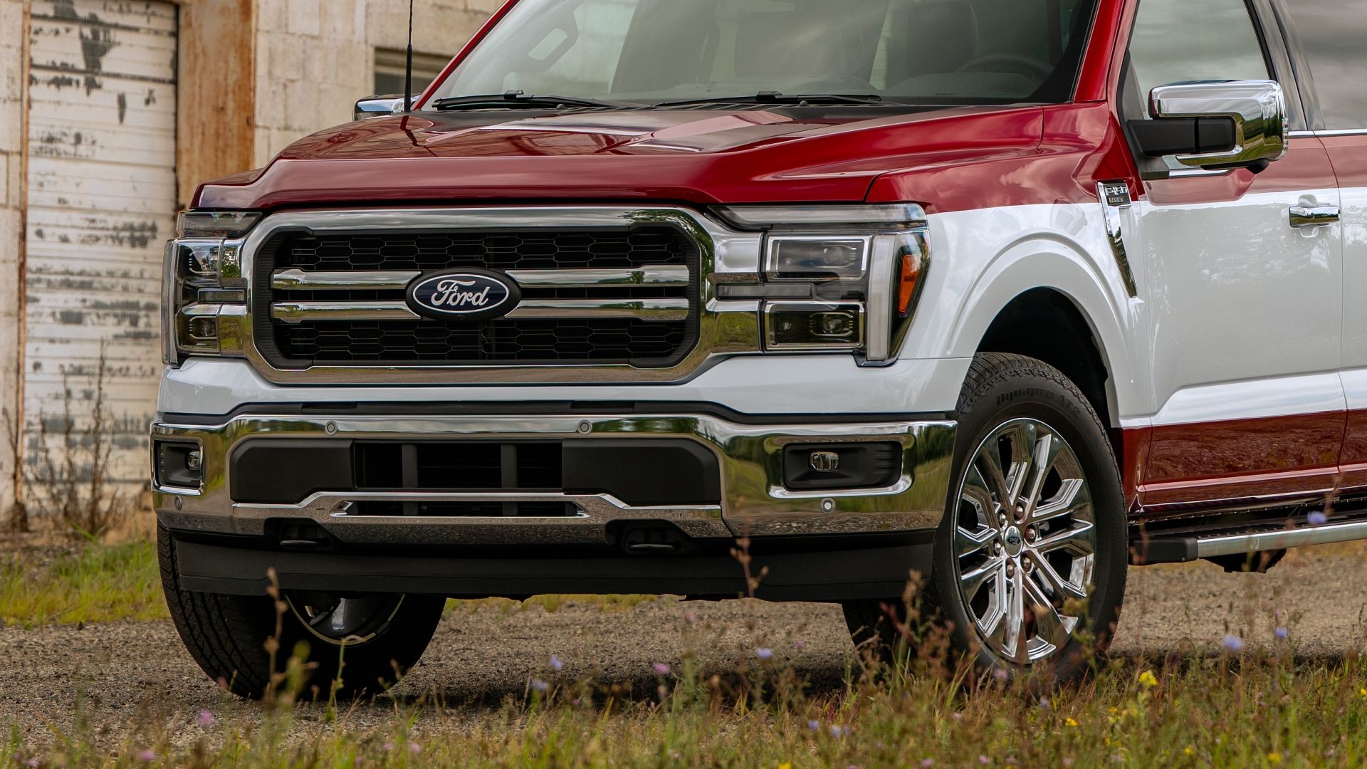 Ford F-150 z nowym dwukolorowym malowaniem w stylu lat 80.