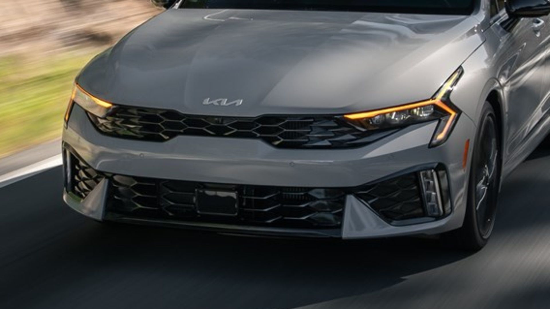 Kia K5 2027 w przystępnej cenie rzuca wyzwanie Toyocie Camry