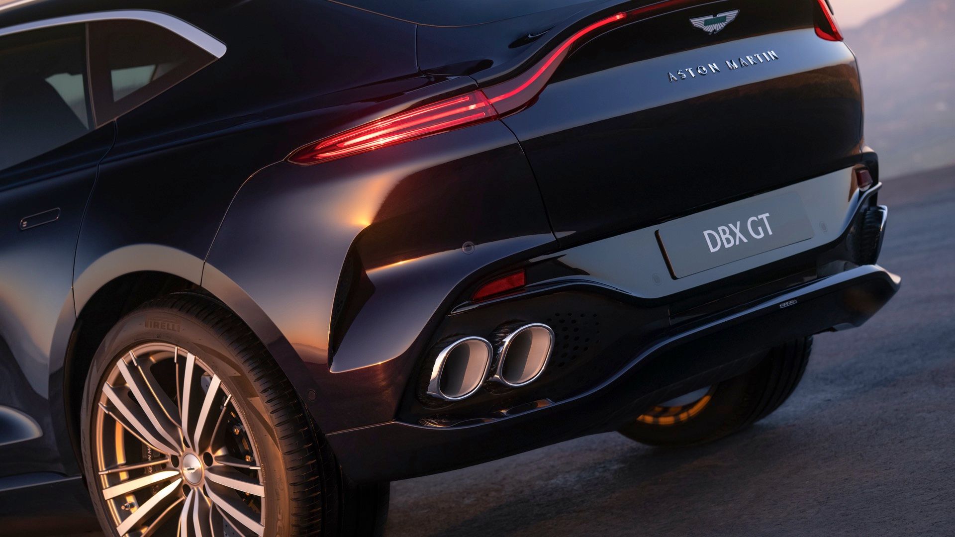 Łagodniejszy Aston Martin DBX GT wciąż szybszy od niemal każdego SUV-a na świecie